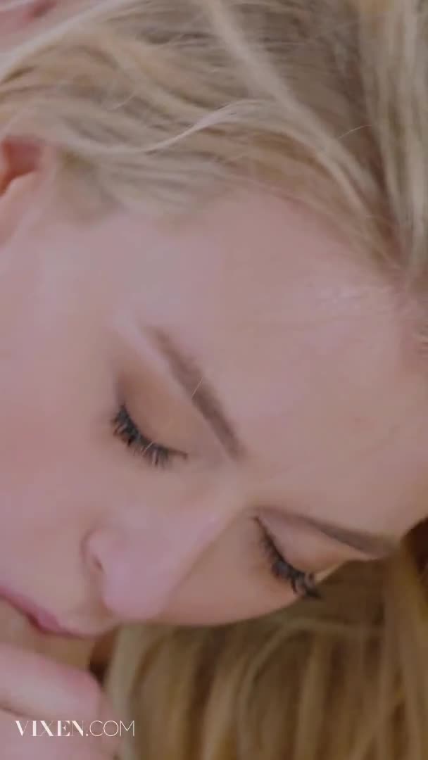 Natalia Starr, Xander Corvus - Blowjob