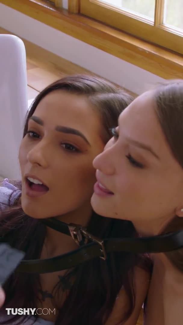 Izzy Lush, Jaye Summers, Markus Dupree - Double Blowjob