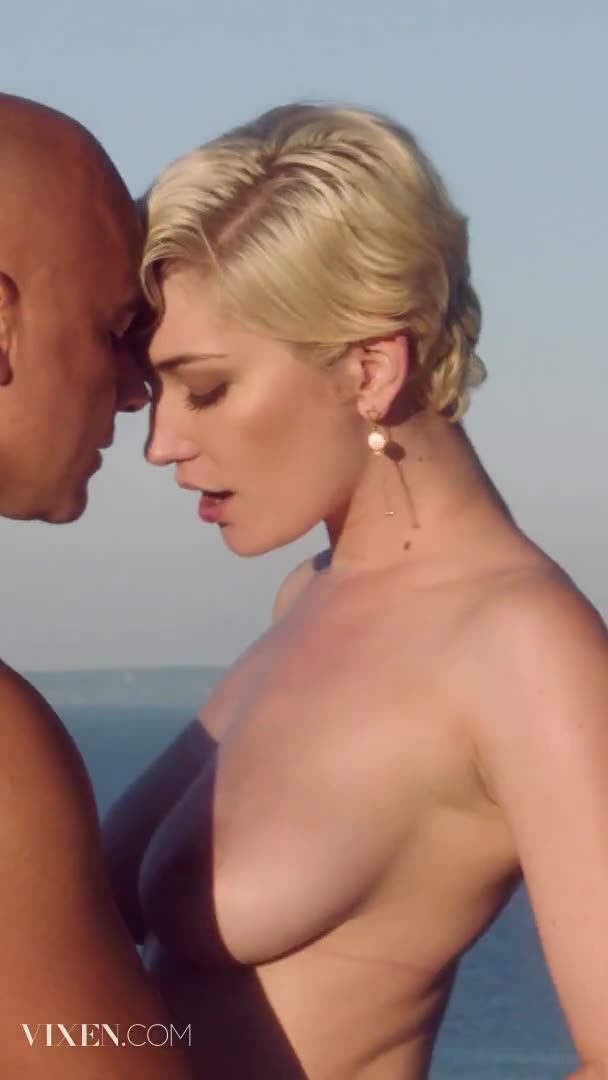 Christian Clay, Skye Blue - Kissing