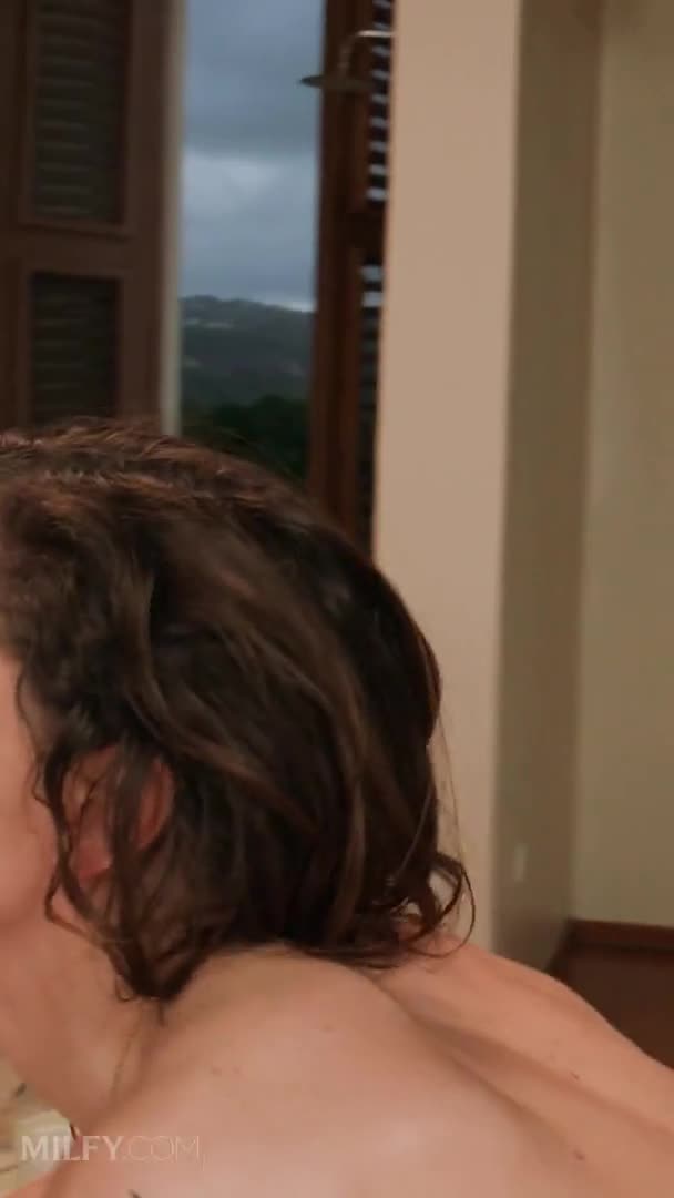 Jason Luv, Malena Nazionale, Serenity Cox - Kissing