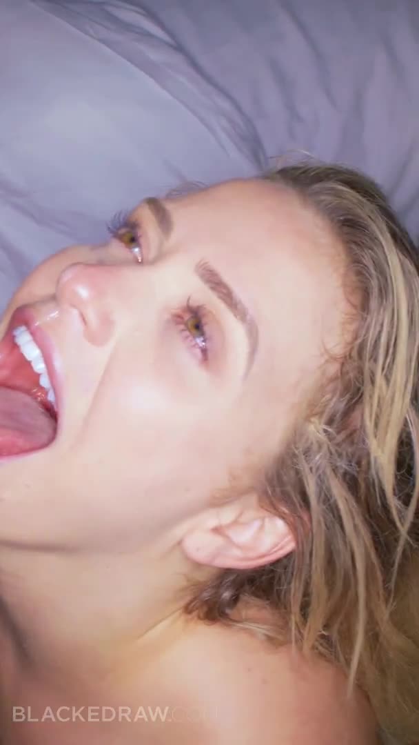 Louie Smalls, Mia Malkova - Facial