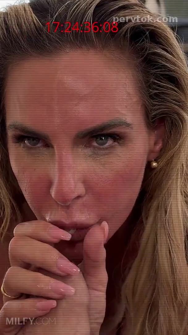 Phoenix Marie, Manuel Ferrara, Hollywood Cash - Handjob