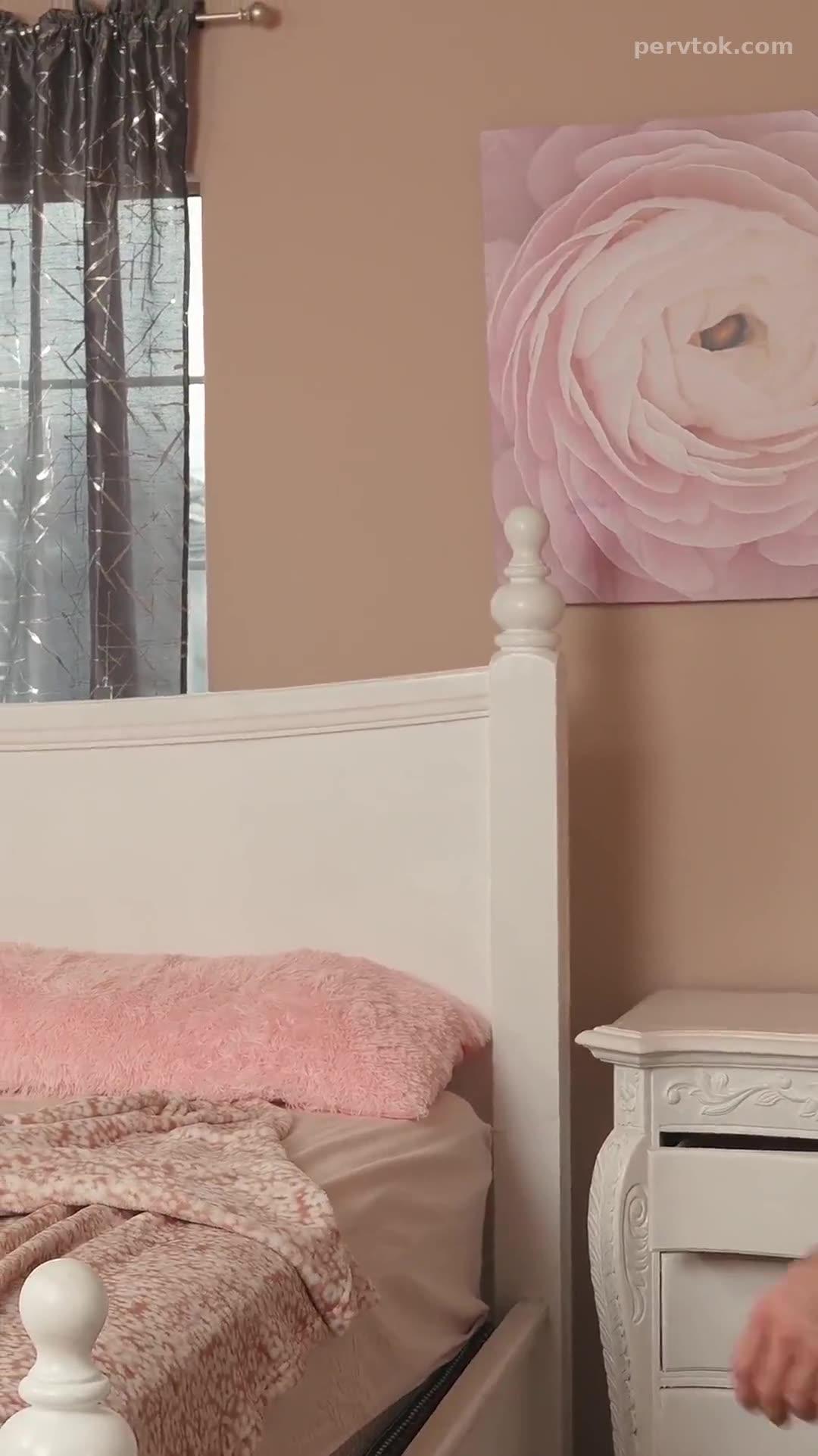 Sexy Stepdaughter Penelope Kay Fucks Stepdad's Thick Dick to Practice Kamasutra | OopsFamily