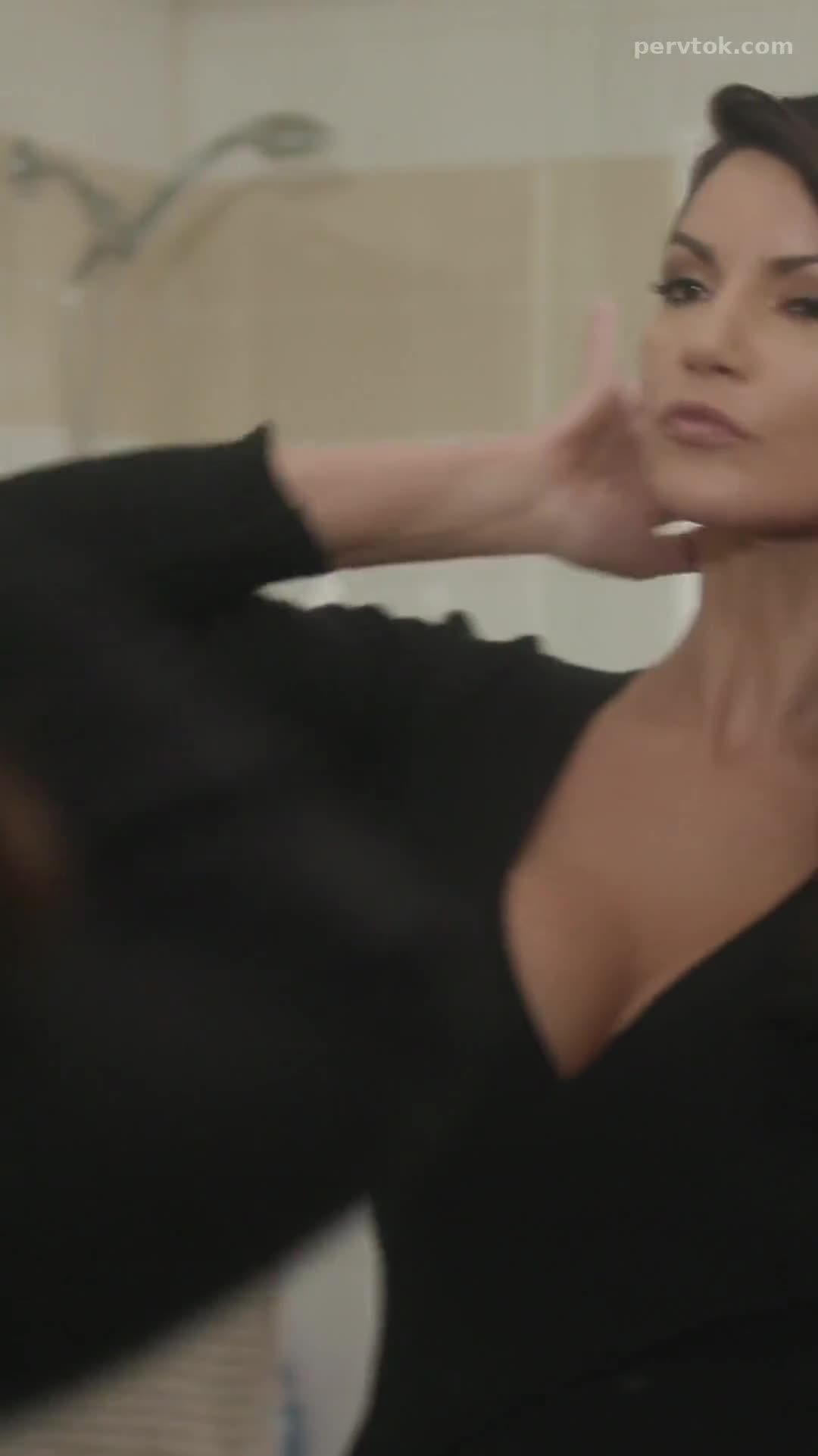 Luscious Step Mom Lets It Flow